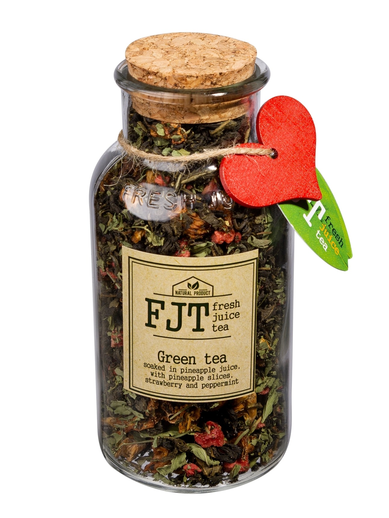 Зеленый чай с кусочками ананаса, клубникой и мятой