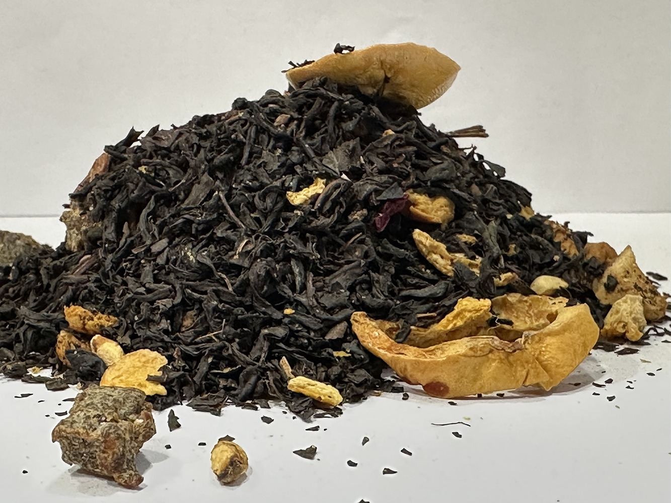 Must tee granaatõuna ja õunaga / Черный чай с гранатом и яблоком