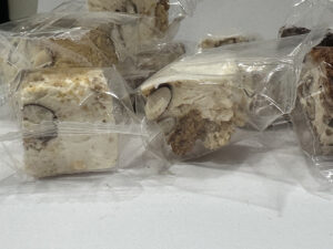 Pähklitega nouga / Нуга с орехами