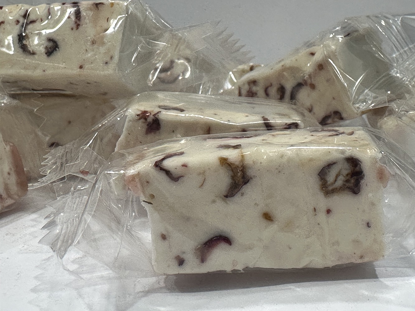 Nougat j&otilde;hvikatega / Нуга с клюквой